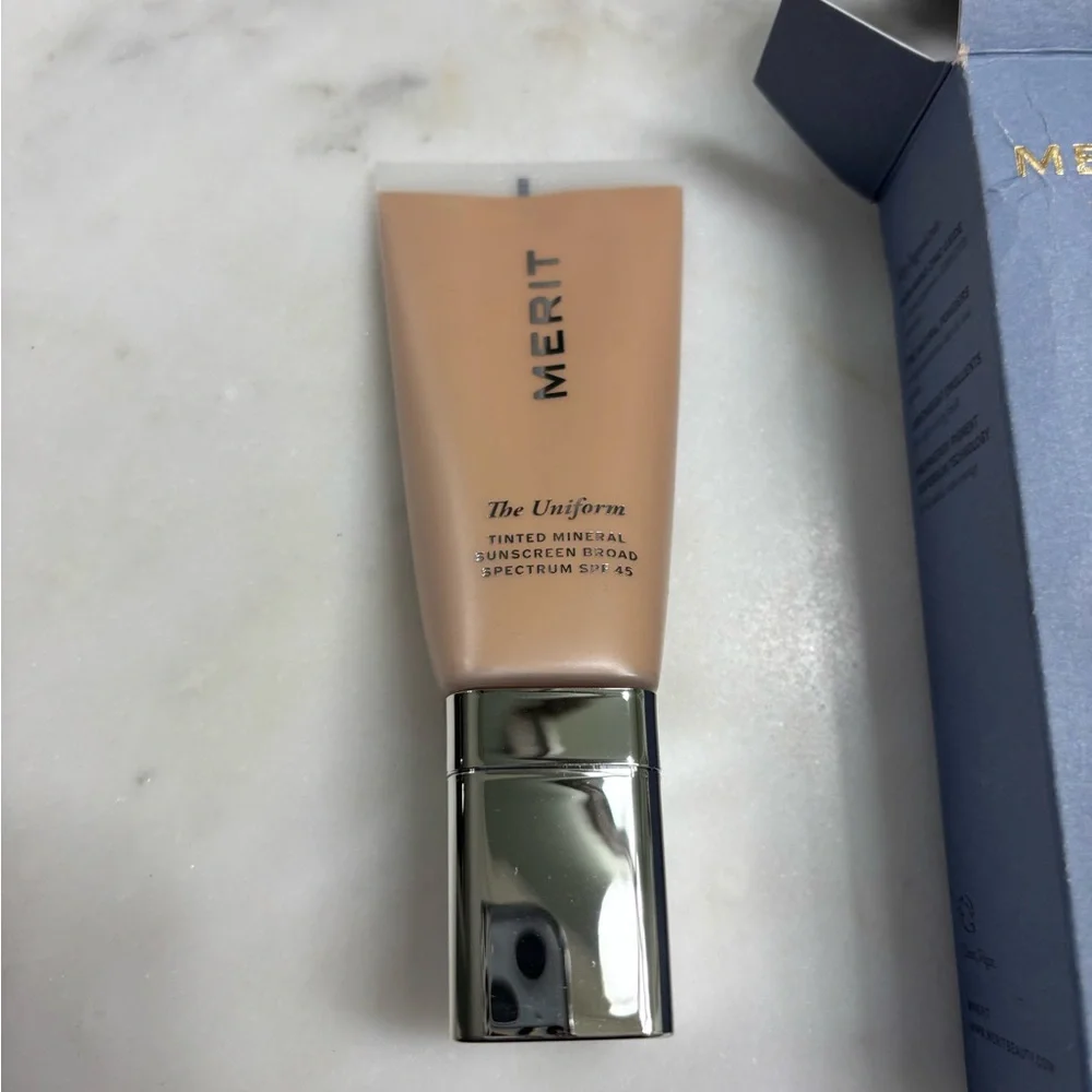 The Uniform Tinted Mineral Sunscreen SPF 45 — Ecru NIB